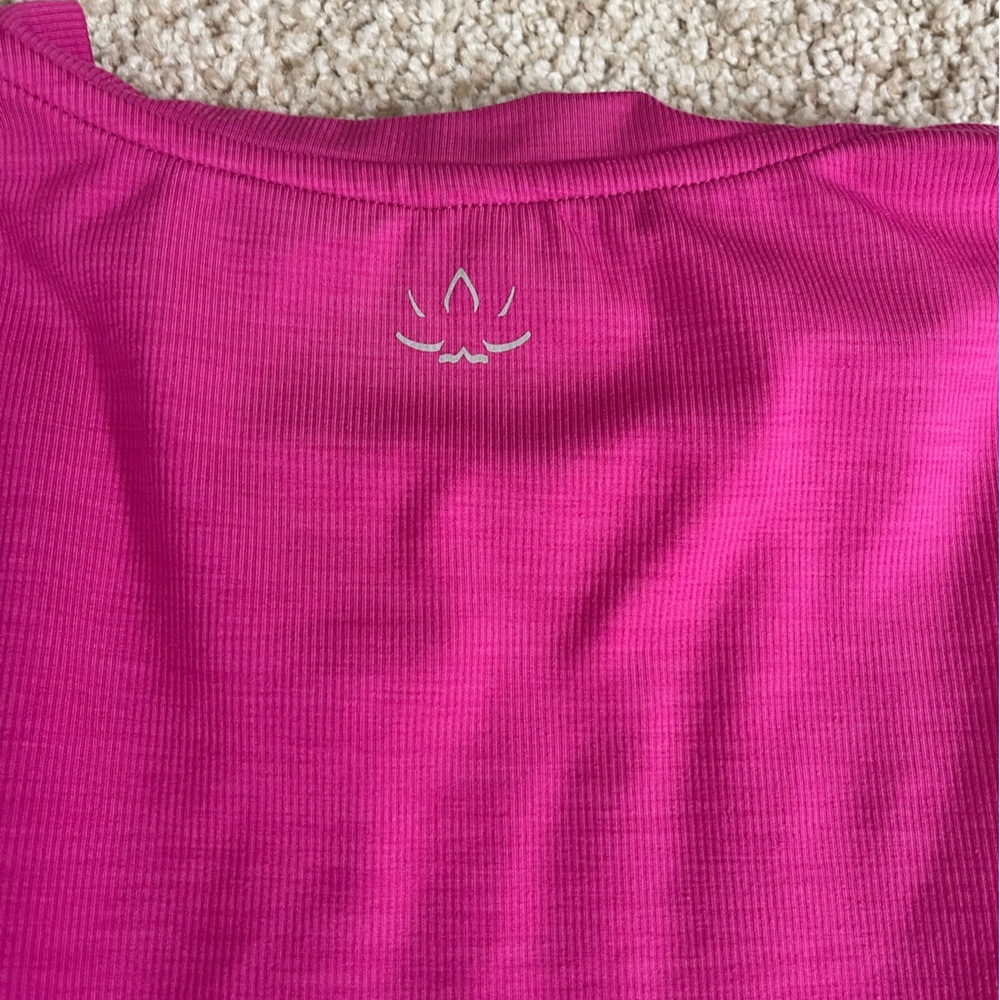 Beyond Yoga Ribbed Twist Front Crop Top Bright Beet Size Small - Picture 6 of 6